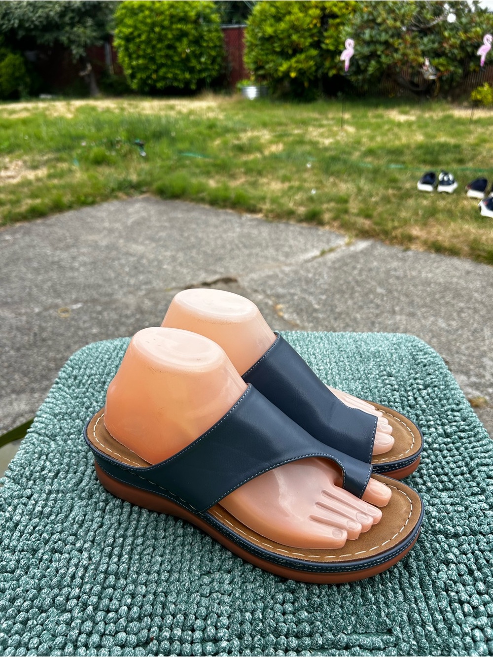 Aomigoct Orthopedic Women’s Navy Slide Sandals with Brown Sole Size 40/9US